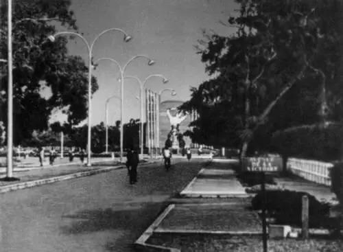 Того Улица в Ломе Того Селение на севере Того Того Общий вид части Ломе - фото 21
