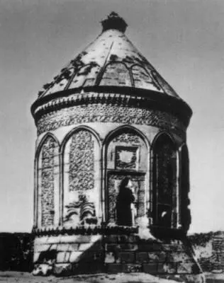 Турция Мавзолей Дёнер в Кайсери 1276 Фаянсовые блюда из Изника 1я - фото 292
