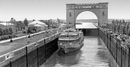 Углич Арка Шлюза гидроузла 1939 Архитекторы В А Петров С М Бирюков - фото 40