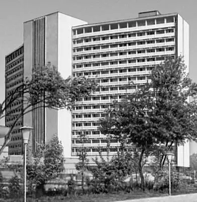 И А Мерпорт и др Гостиница Узбекистан 1974 Ташкент Бронзовые и - фото 83