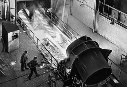 Один из цехов Побужского никелевого завода Освободительная война украинского - фото 75