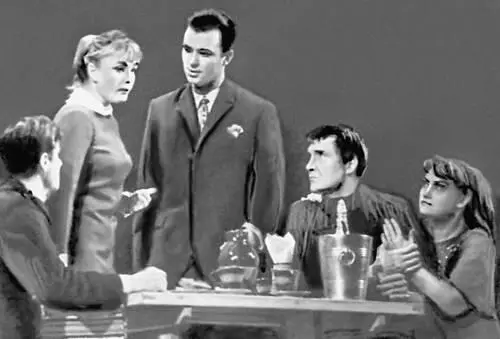 Сцена из спектакля Память сердца А Е Корнейчука 1969 Драматический театр - фото 95