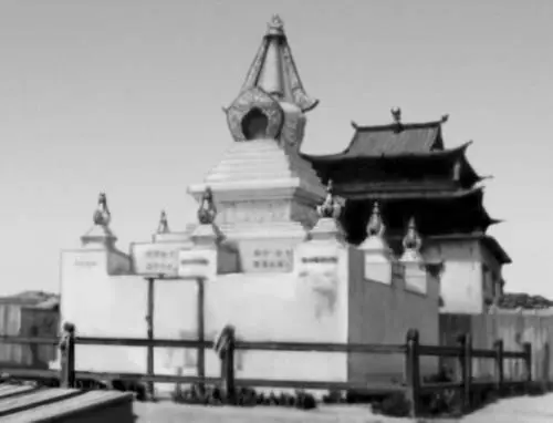 Субурган в монастыре Гандан в УланБаторе 191113 Кинотеатр Арат 1960е - фото 16