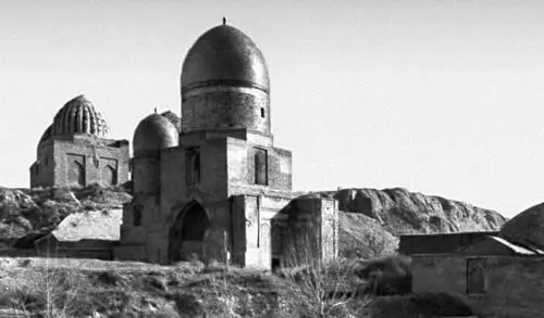 Самарканд Мемориальный ансамбль ШахиЗинда Вид на мавзолеи Казызаде Руми - фото 82
