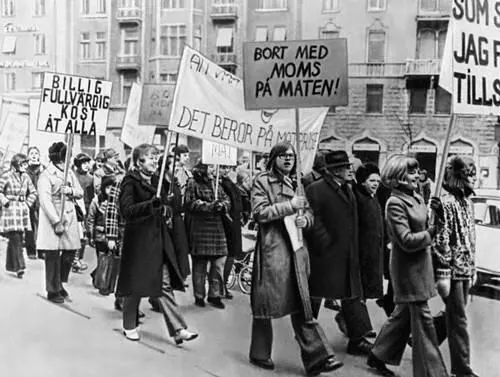 Демонстрация в Стокгольме в знак протеста против роста цен 1972 Серебряная - фото 112