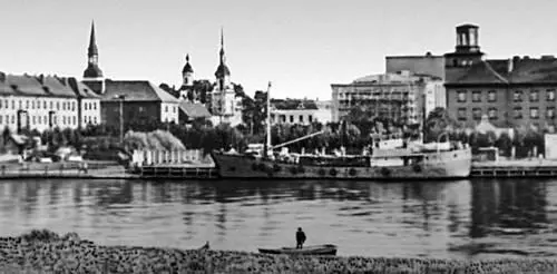 Пярну Вид на старую часть города Т Э Ласс Ваза Керамика 1969 Воинские - фото 97