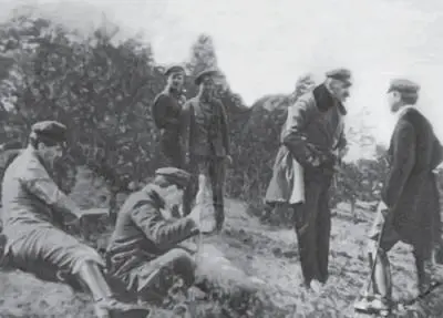 Комендант распекает подчиненных 1917 г Легионерское братство Карикатура - фото 22