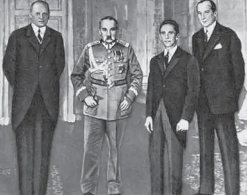 Пилсудский с Йозефом Геббельсом 1934 г До конца жизни маршал бдительно - фото 53