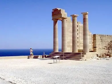 Парфенон храм богини Афины самое большое сооружение на Акрополе и самое - фото 6