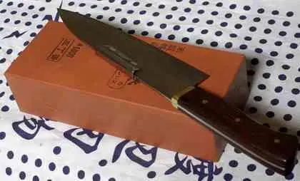 Ну а дальше начинаем заточку держа нож под углом 45 градусов к продольной оси - фото 409
