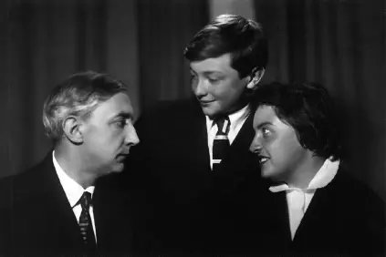 H M Любимов и его дети Боря и Лёля 1961 г E M Любимова Калуга - фото 3