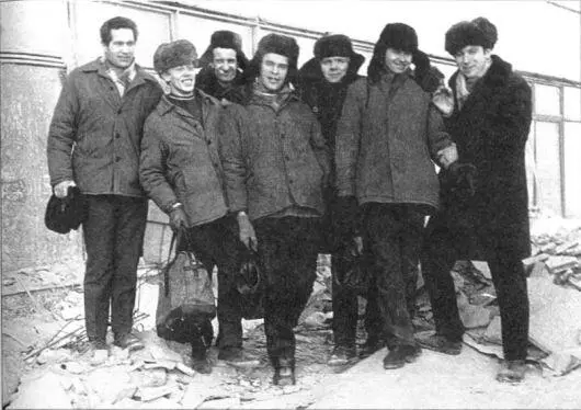 1972 год На строительстве корпуса 50 Январь 1972 года На воскреснике по - фото 131
