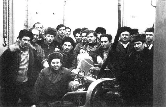 1972 год Запуск первого моторного бокса в корпусе 50 1975 год Двигателисты - фото 133