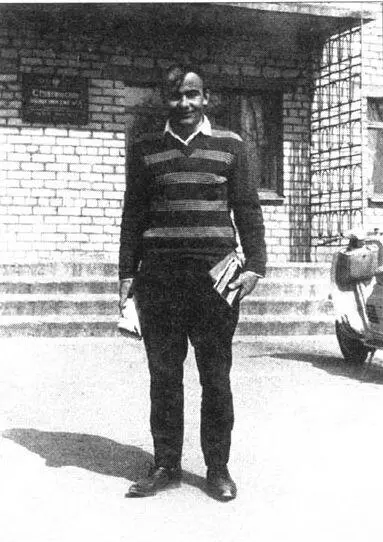 1967 год III курс возле общежития 1973 год г Термез южные испытания - фото 148