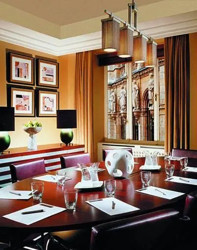 Венский Radisson SAS Style максимально дистанцируется от пышных венских - фото 69