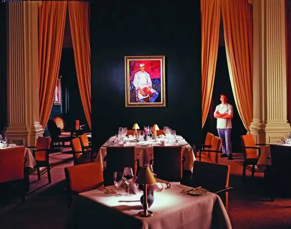 Это только на время саммита The Gleneagles Hotel огораживали высоченным - фото 79