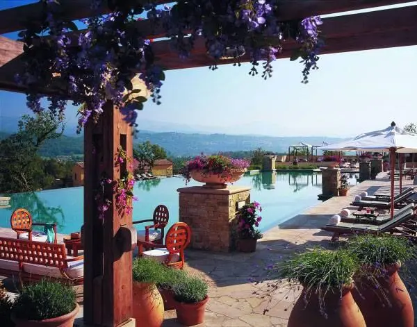 Отель Four Seasons Terre Blanche в Провансе открылся в марте 2005 года и за - фото 122
