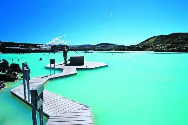 В 2005 году читатели журнала Conde Nast Traveler назначили Blue Lagoon - фото 268