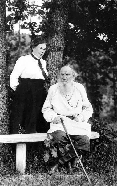 Лев Толстой с дочерью Татьяной Лев Толстой с женой Ясная Поляна 1908 год - фото 19