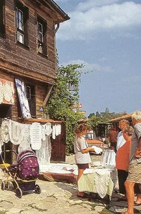 Вязанные крючком скатерти излюбленные сувениры из Несебыра Поморие - фото 39