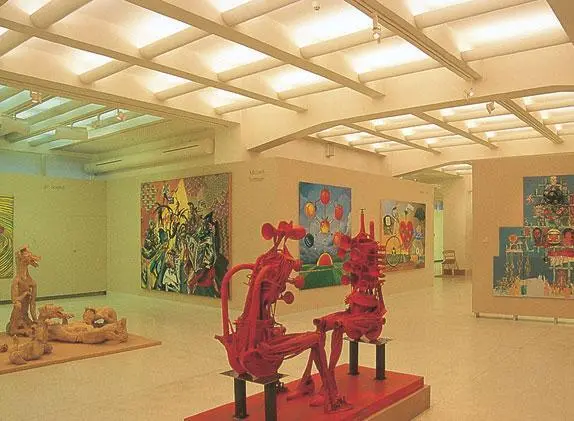 Современное искусство XX века представлено в Большом выставочном дворце - фото 54