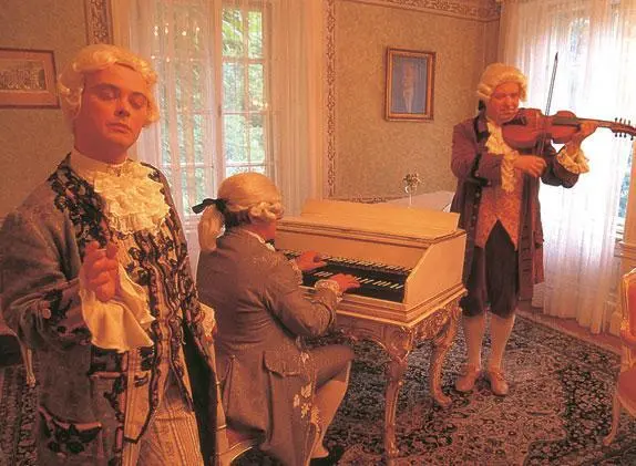 Вилла Бертрамка посвящена Моцарту и его эпохе На третьем этаже в одном крыле - фото 55