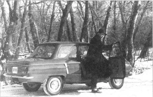 1961 год Ю Данилов с одним из первых образцов ЗАЗ966 Один из первых - фото 58