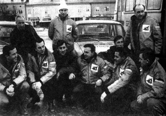 Стокгольм февраль 1973 года Сборная Союза по ралли перед стартом одного из - фото 109