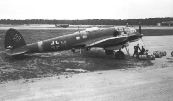 Не111Н6 1HML из 3й эскадрильи KG26 июль 1942 г На киле видно - фото 84