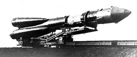 Ракета из монтажного корпуса движется к месту старта Гагарин только покрутил - фото 55
