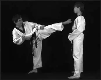 43117 Боковой реверсивный ближней ногой 43118 Боковой реверсивный в - фото 65