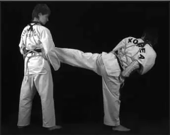 5328 Подшаг дальней ногой как элемент маневра 5329 Шаг назад ближней - фото 90