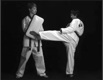 74214 Отработка комбинации финт дальней со скользящим шагом боковой сбоку - фото 254