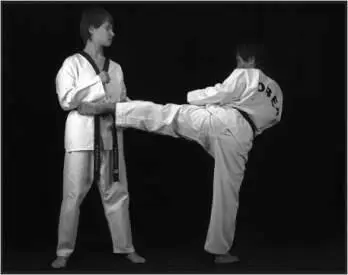 74238 Отработка комбинации подскок вперед финт ближней со скользящим - фото 285