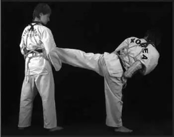 74269 Отработка комбинации подскок вперед боковой сбоку ближней подшаг - фото 334