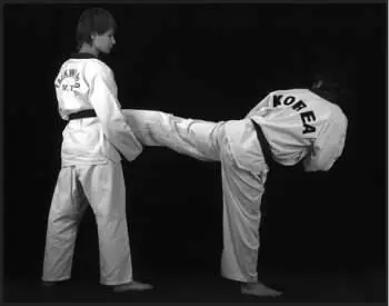 74278 Отработка комбинации подскок вперед боковой сбоку ближней подшаг - фото 346