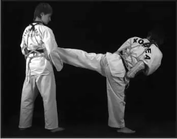 74279 Отработка комбинации подскок вперед боковой сбоку ближней подшаг - фото 348