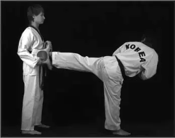 74281 Отработка комбинации подскок вперед боковой сбоку ближней подшаг - фото 352