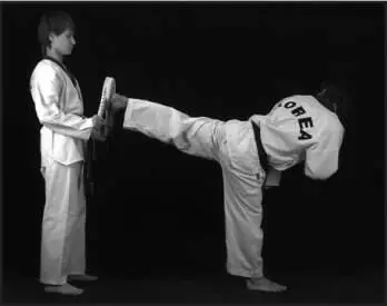 74282 Отработка комбинации подскок вперед боковой сбоку ближней подшаг - фото 354