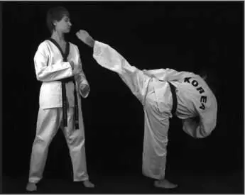 74283 Отработка комбинации финт дальней со скольжением вперед обратный - фото 356