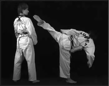 74293 Отработка комбинации подскок вперед боковой сбоку ближней подшаг - фото 370