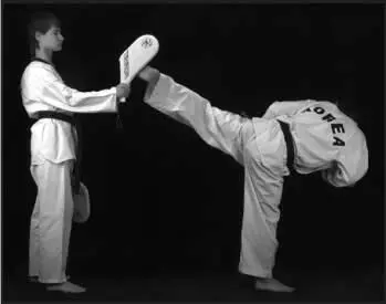 74294 Отработка комбинации подскок вперед боковой сбоку ближней подшаг - фото 372