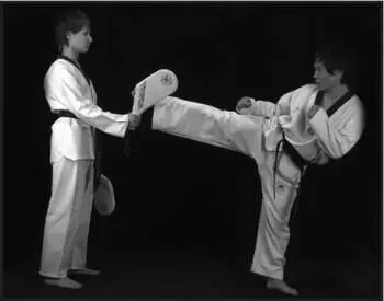 742100 Отработка комбинации скачок назад боковой сбоку дальней в паре с - фото 383