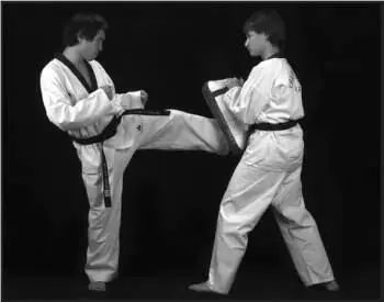 742102 Отработка комбинации скрестный шаг назад ближней боковой сбоку - фото 387