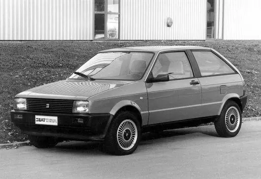 Прямые конкуренты в классе Seat Ronda и Seat Ibiza Двигатель последнего - фото 401