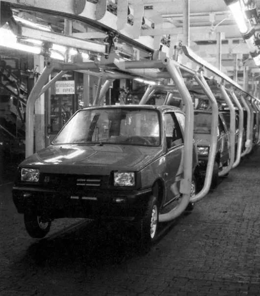 Ока на конвеере и в жизни Во время августовского путча 1991 года - фото 493