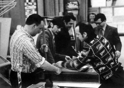 1981 год на апрельском субботнике В Хабаров С Докучаев С Усов В - фото 523