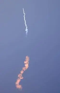 Сброс боковушек на 240 секунде и Перистое облако вокруг ракеты Боковушки - фото 104