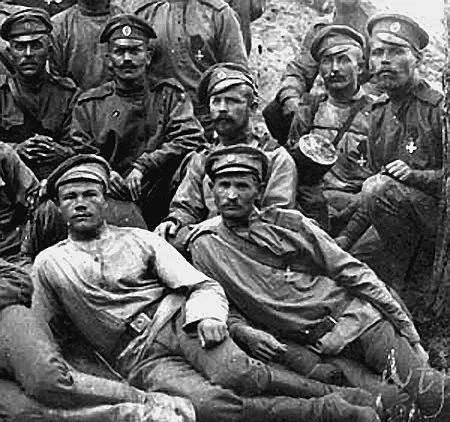 Русские солдаты Первой мировой войны Однако преимущество германских войск в - фото 16