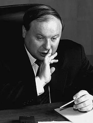 ЕТ Гайдар Одновременно эта новая команда клянчила на Западе гуманитарную - фото 46